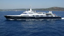 Yacht�THE ONE